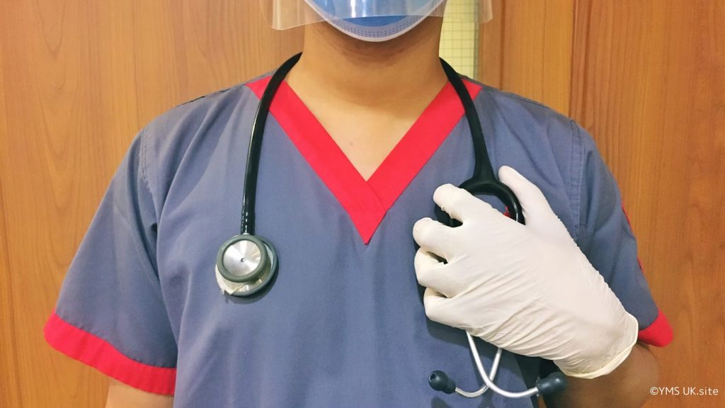 ビザ申請時の「Immigration Health Surcharge(IHS)」とは